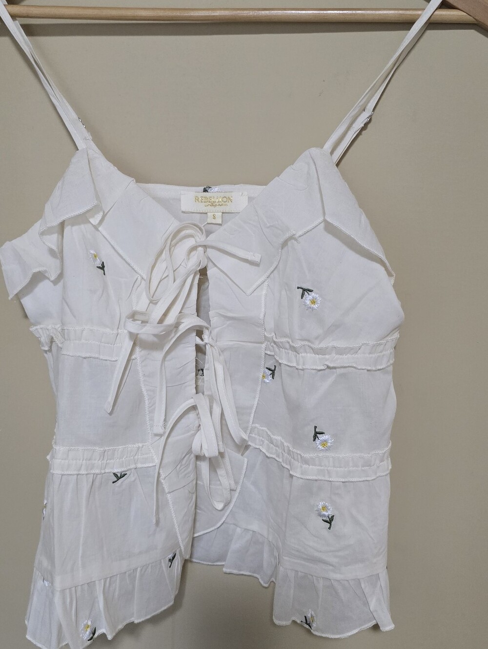 ⭐️2 for $20 ⭐️ 
Rebellion Cream Lace-Up Ruffle Camisole

⭐️ 2 for $20⭐️ - Picture 2 of 3